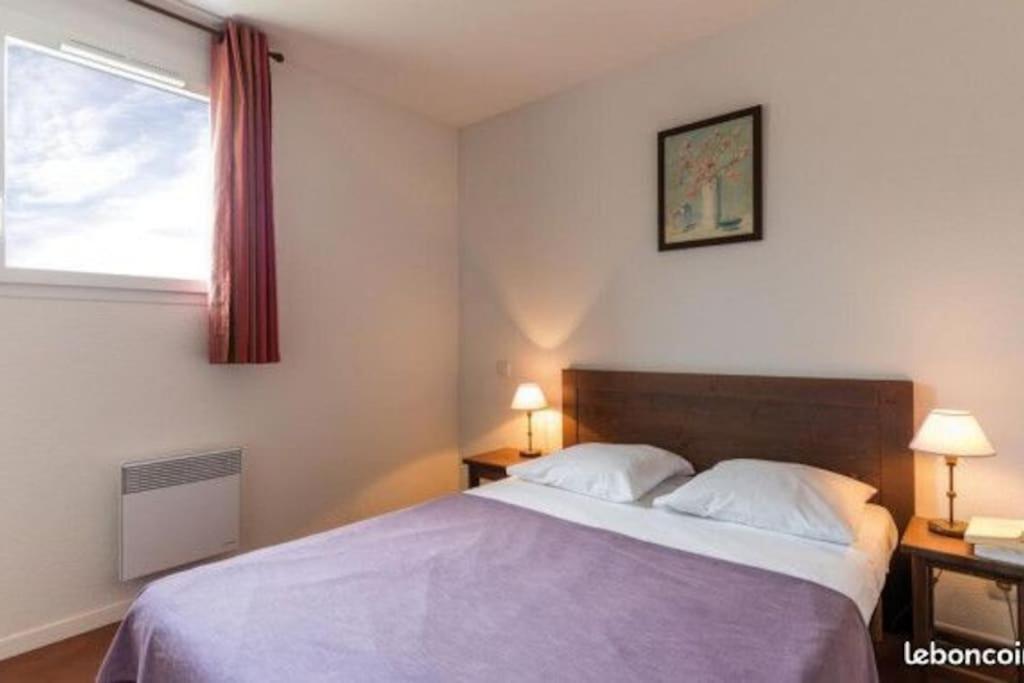 Confortable Maison Dans Village Avec Piscine A